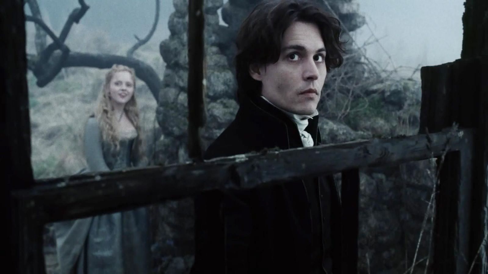 Christina Ricci a Johnny Depp vo filme Sleepy Hollow (1999)